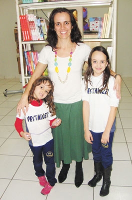 Thaísa M. V. de Mattos e filhas Sabrina e Eleonora (8 aninhos na segunda-feira)